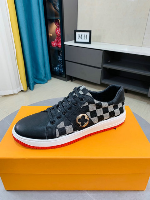 men LV shoes-020